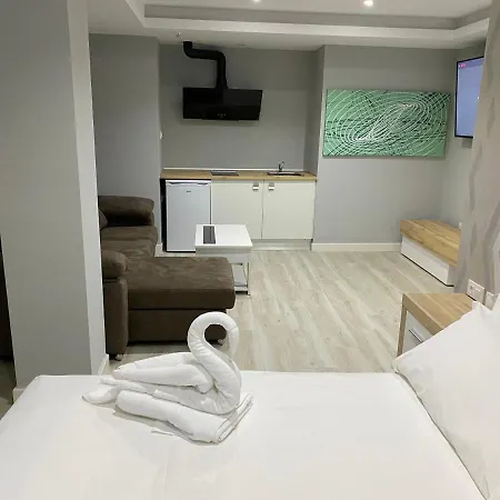 Apartment 7 Esencias