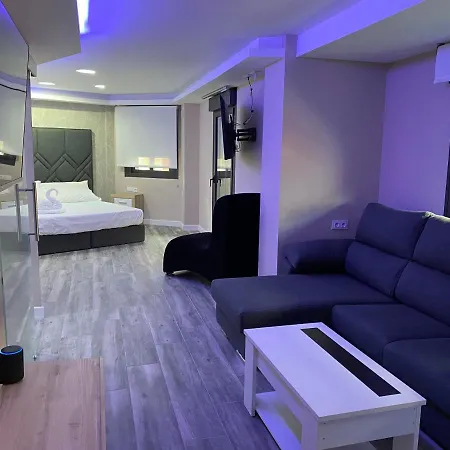 Apartment 7 Esencias